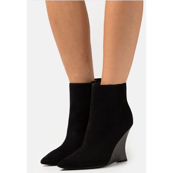 TORY BURCH SCULPTED WEDGE ANKLE BOOTS  in Nero/Black NWOB Size 8 1/2 - Picture 2 of 10